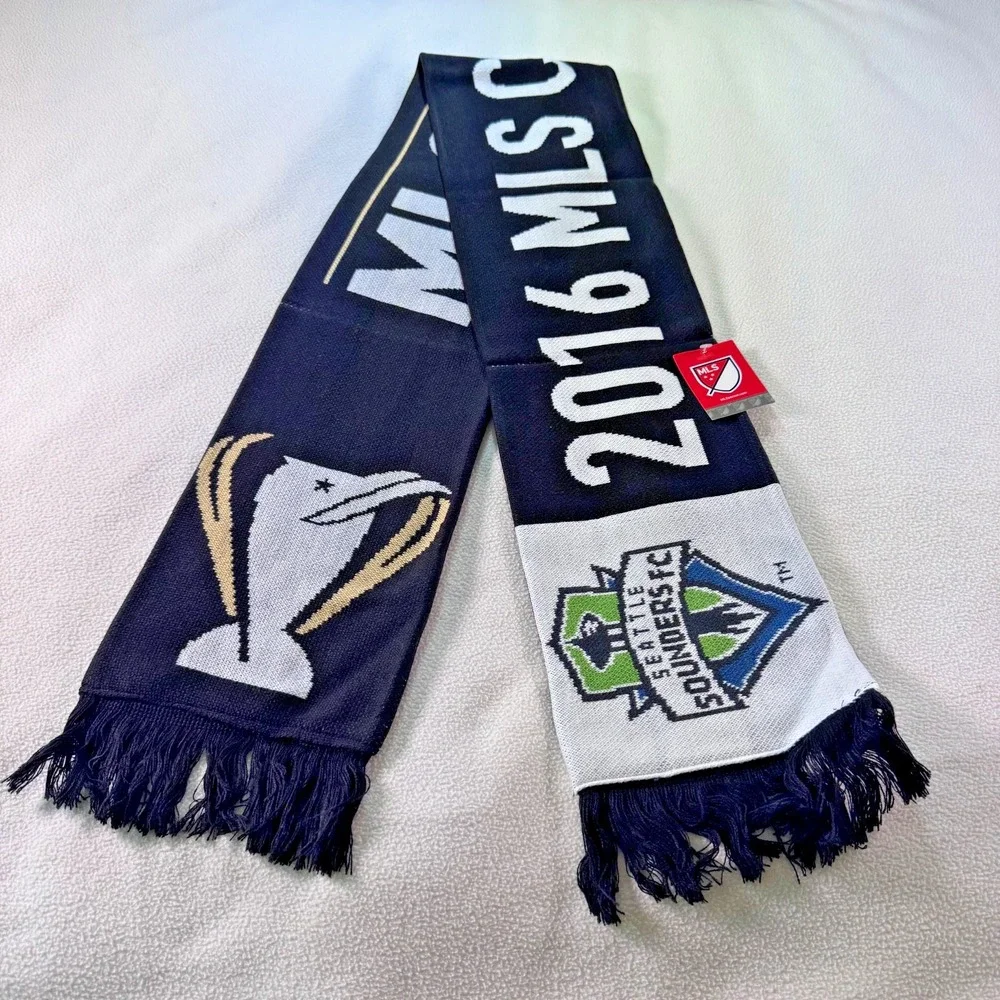 Seattle Sounders Scarf  Adidas 2016 MLS Champs NWT